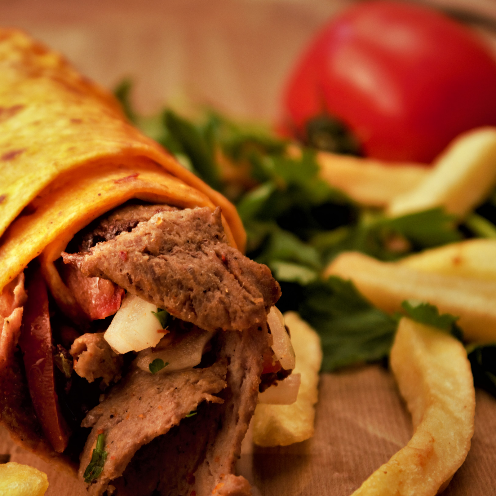 Renkli Modern Türk Mutfağı Dürüm Lezzeti Instagram Gönderisi